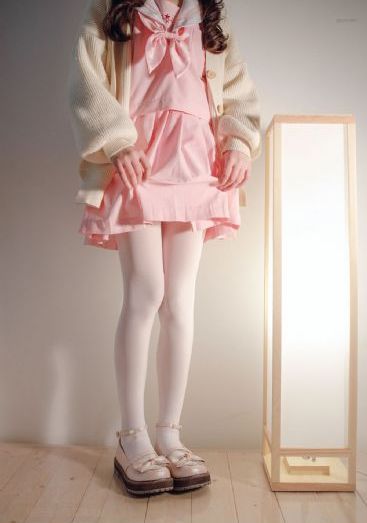 年轻的善良的女教师5免费观看